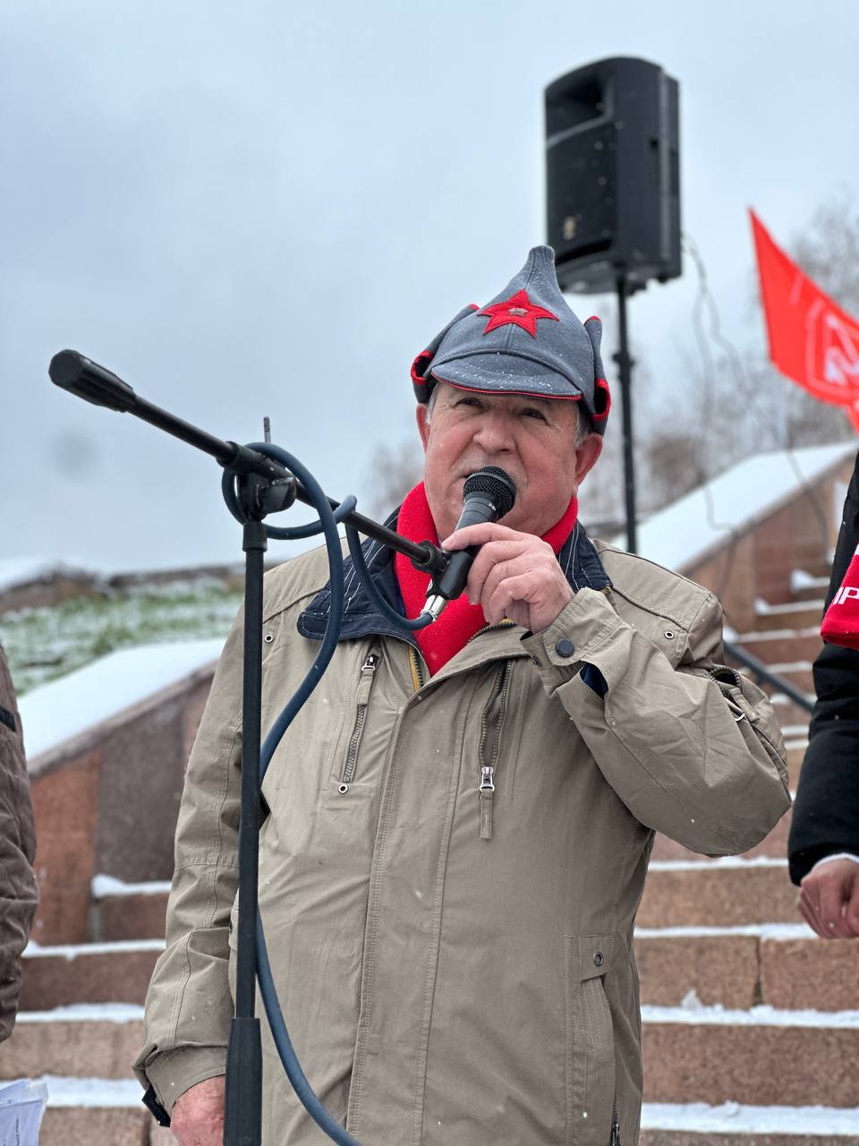Слава Великому Октябрю!